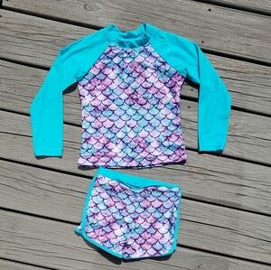Mermaid Scale Print Rash Gaurd Swimsuit 2Pc - Size 6T